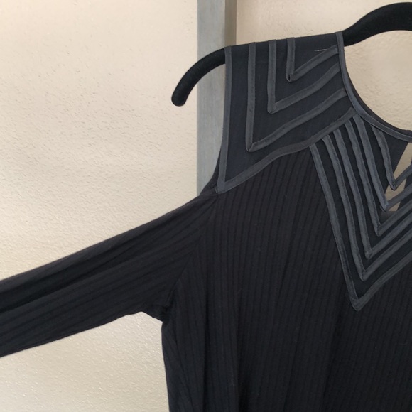 NWOT Long Sleeved Cold Shoulder Top - Picture 2 of 6